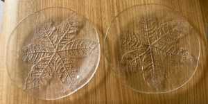 Vintage leaf pattern glass serving plate