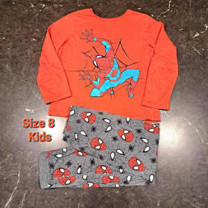 Kids Size 8 Spiderman Winter Pyjamas Excellent Condition 