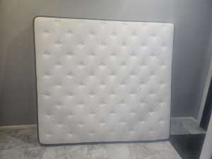 king size mattress almost new