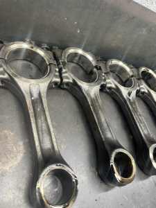 Crankshaft and connecting rods