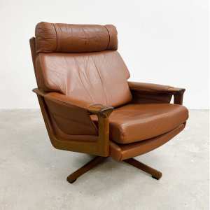 Mid Century Tessa T21 Swivel Leather Armchair