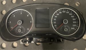 VW Amarok manual dash cluster