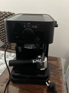 Delonghi Coffee Machine and Bean Grinder Combo