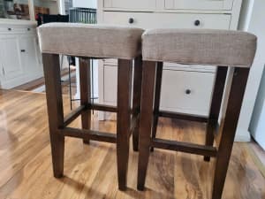 2 x kitchen bar stools