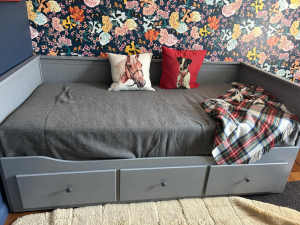 IKEA HEMNES bed