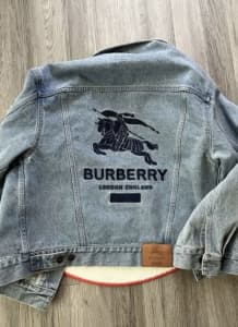 Burberry denim jacket size Large