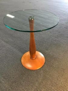 Made in Italy Cherrywood Leo 1012 Round Side Table Never been used