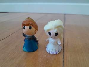 Frozen Elsa & Anna Ooshie