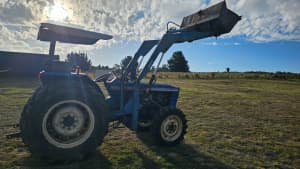 Iseki TD4450 4X4 tractor for sale with front end loader and blade