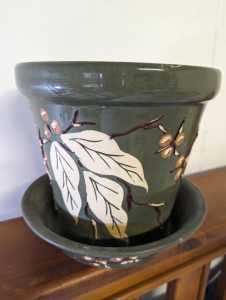 Royal Barum Ware pot plant and saucer