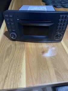 Mercedes 2010 w164 factory command 5 stack cd stereo unit