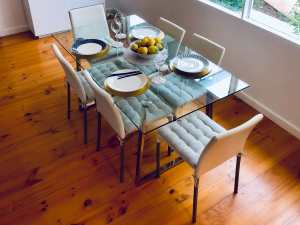 Affordable Elegance: Glass Table 6 FREE Chairs - Great condition