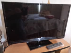 TEAC TV WITH REMOTE