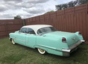 1956 Cadillac sedan de ville 