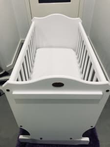 BOORI - White Baby Cradle #including mattress & protector & sheets