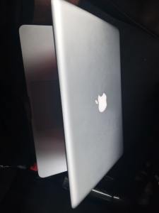 MacBook Pro 15 laptop 