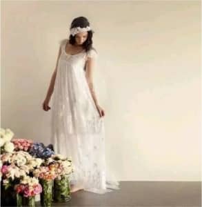 Grace loves lace wedding dress, approx size S (8)