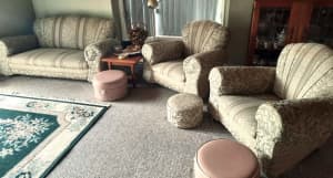 Genoa Lounge Suite with 3 Ottomans