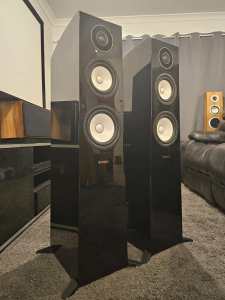 Yamaha NS-F700 Speakers 