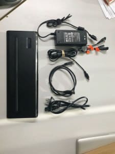 Targus Universal Dock ACP7702AUZ USB 3.0 DV2K with charger & Dell / HP