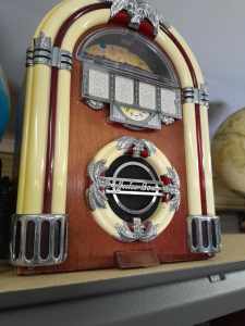JUKE BOX MODEL RADIO