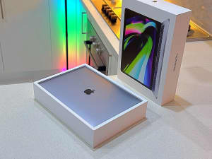 Apple MacBook Pro TouchBar/ID Intel®Core™i5*256GB SSD*16GB*macOS