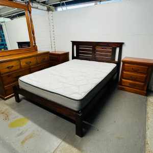 Double bed frame D4420 JP solid timber (delivery for extra) Used Doub