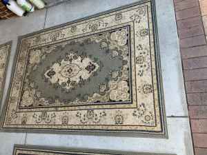 Traditional style rugs ( five rugs)