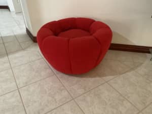Flower shaped childrens seat