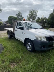 2013 TOYOTA HILUX WORKMATE 4 SP AUTOMATIC C/CHAS