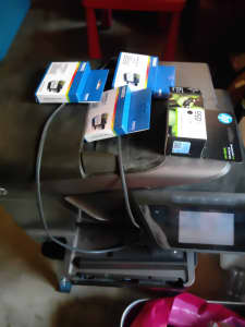 HP Officejet Pro 8600 plus and 950XL ink cartridge