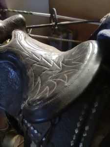Saddle western simco15 inch seat and see photos attached 