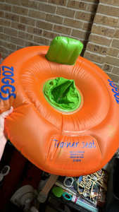 BLOW UP BABY TRAINER SEAT FOR THE POOL