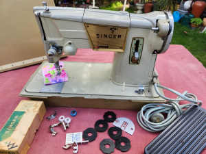 Singer Sewing Machine 326 with Accessories. & with WARRANTY****