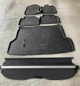 Cargo curtain, cargo mat, rubber mats key . Subaru Forester 2018