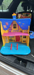 Small Doc McStuffins Doll House