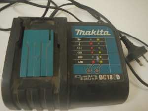Makita Battery Charger DSC18