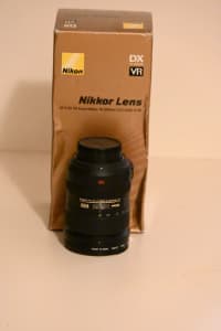 Nikon AFS 28-300mm f.35-5.6 ED G VR Full Frame zoom lens the best