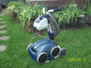 zodiac v3 4wd robotic pool cleaner with caddy TRADE INS WELCOME