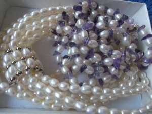 NEW NECKLACE 3 rows freshwater pearls and natural amethyst chips