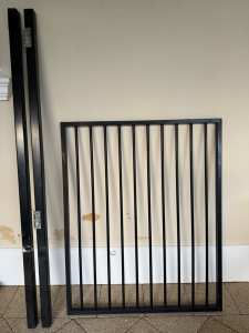 1 x Aluminum Gate with 2 Posts - 975 W x 1200 H