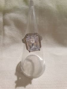 Designer Unisex Cubic Zirconia Silver Ring