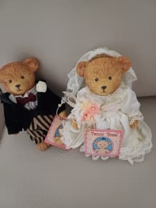 Bride and Groom vintage TeddyvTown figurines