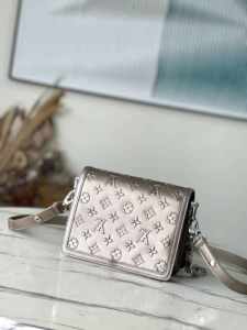 louis vuitton Capucines bag lv mini bag handbag 21cm, Bags, Gumtree  Australia Melbourne City - Melbourne CBD