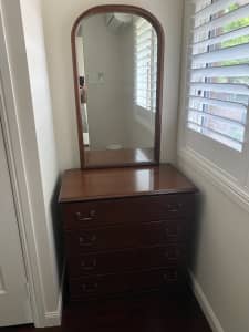 Chest of Draws with Mirror
