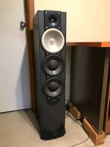 Paradigm monitor 11 v6 tower speakers