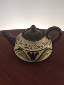 Vintage Torquay tea coffee pot - no damage