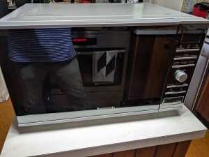Panasonic Microwave / Grill / Fan Forced Oven