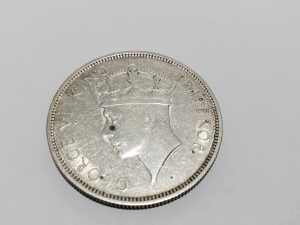 SOUTHERN RHODESIA HALF CROWN - SILVER 1937 . PICK UP OR I AM ABLE TO T