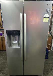LG 567L water dispensing double door fridge freezer can deliver